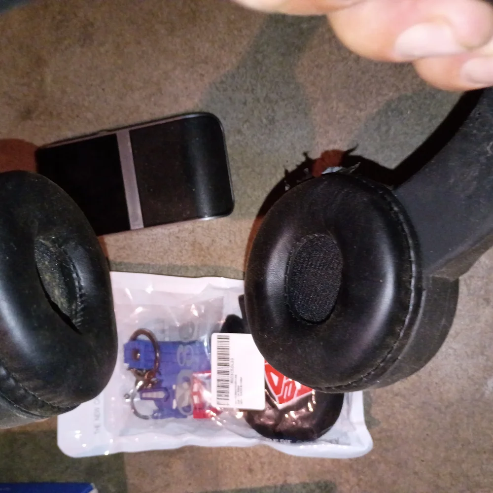 Black Wireless Headphones